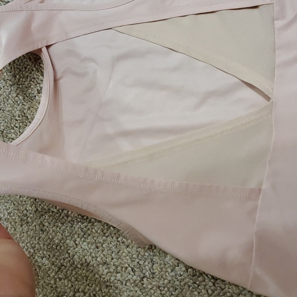 Nike Pro Athletic Tank Top - Picture 4 of 9